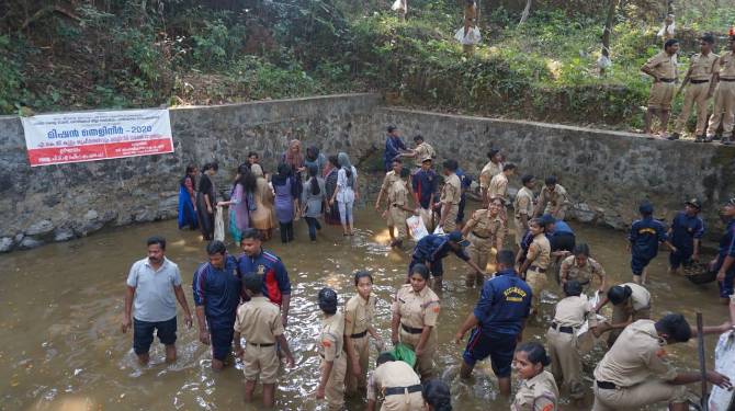 ചാത്തമംഗലം പഞ്ചായത്തിലെ പുതിയാടം ചോലക്കുളത്തില്‍ ഇനി തെളിനീരൊഴുകും