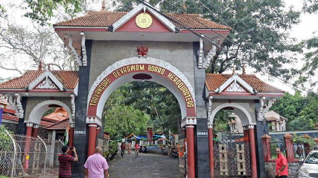 കൊവിഡ് രോഗ വ്യാപനം; തിരുവിതാംകൂര്‍ ദേവസ്വം ബോര്‍ഡ് ക്ഷേത്രങ്ങളില്‍ ഭക്തര്‍ക്ക് നിയന്ത്രണം