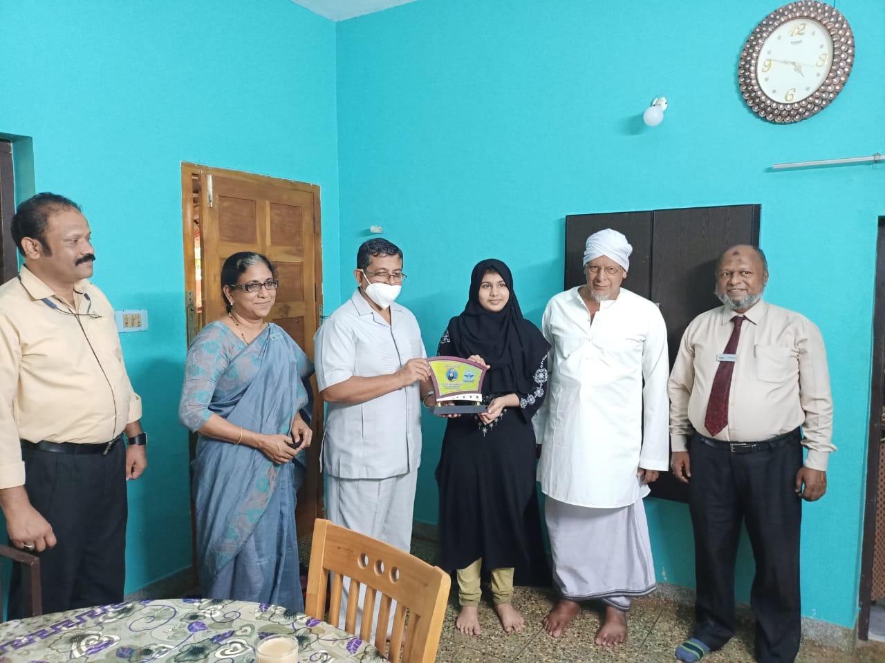 കരിപ്പൂര്‍ വിമാനപകടത്തില്‍ അത്ഭുതകരമായി രക്ഷപ്പെട്ട ടാലന്റ് സ്‌ക്കൂളിലെ വിദ്യാര്‍ത്ഥികളെയും കുടുംബത്തെയും സന്ദര്‍ശിച്ചു