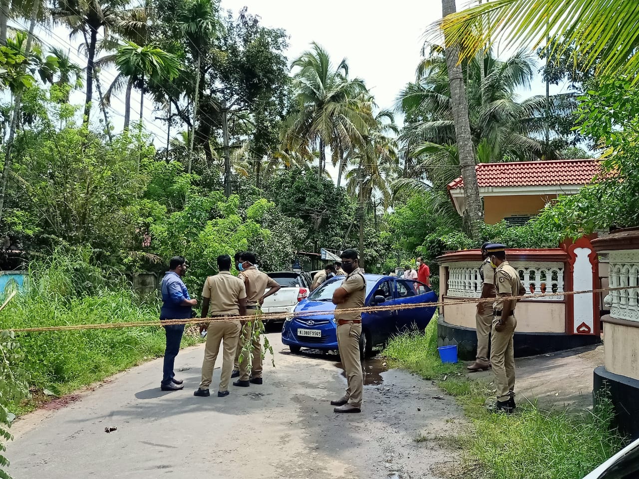 അന്തിക്കാട്‌ ആദര്‍ശ്‌ കൊലക്കേസ്‌ പ്രതി വെട്ടേറ്റ്‌ മരിച്ചു