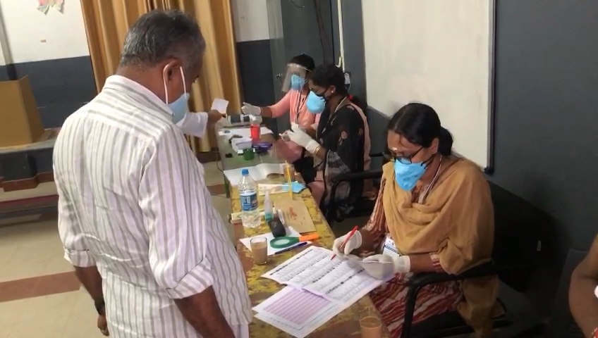 തദ്ദേശ തെരഞ്ഞെടുപ്പിൻ്റെ രണ്ടാം ഘട്ടം: അന്‍പത് ശതമാനം കടന്ന് പോളിംഗ്