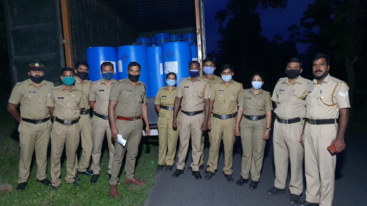 മുത്തങ്ങ ചെക്ക്പോസ്റ്റിൽ 11000 ലിറ്റർ സ്പിരിറ്റ് പിടികൂടി