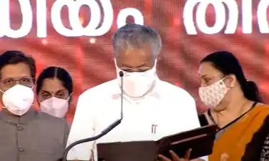 കേരളത്തിന് ചരിത്രനിമിഷം; രണ്ടാം പിണറായി സര്‍ക്കാര്‍ അധികാരമേറ്റു