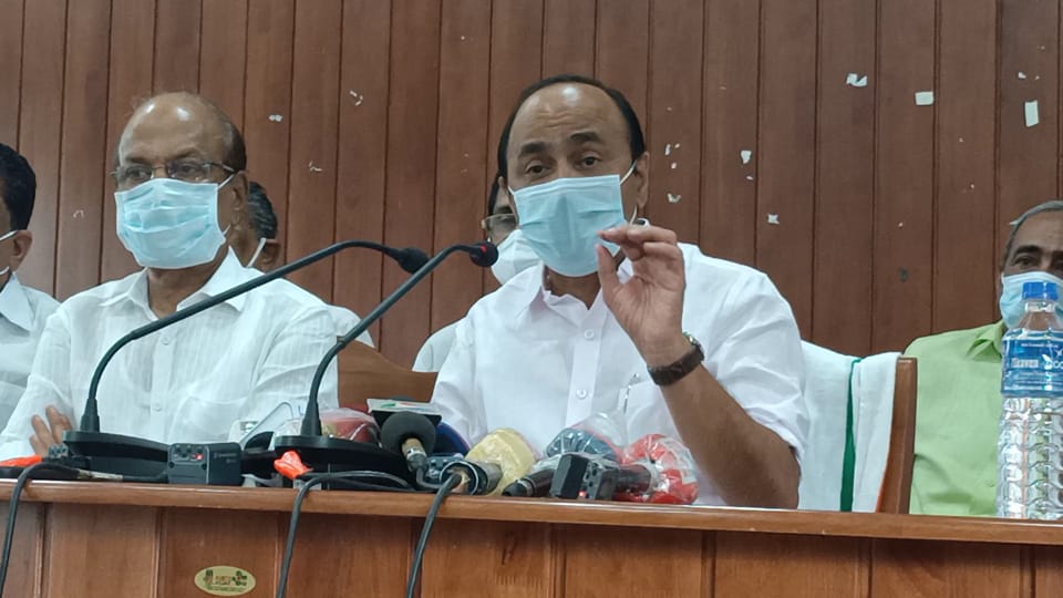 മുട്ടില്‍ മരംകൊള്ള;ഹൈക്കോടതിയുടെ മേല്‍നോട്ടത്തിൽ ജുഡീഷ്യല്‍ അന്വേഷണം നടത്തണമെന്ന് പ്രതിപക്ഷനേതാവ് വി ഡി സതീശന്‍