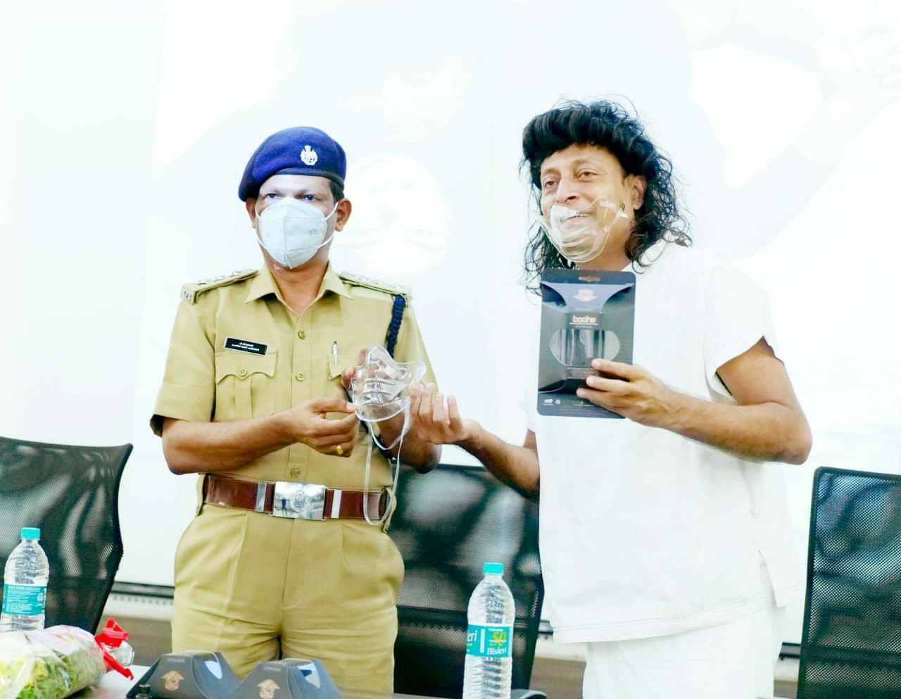 കോവിഡിനും ബ്ലാക്ക് ഫംഗസിനുമെതിരെ ബോചെ ബ്രാന്റ് സൗജന്യ മാസ്കുകൾ