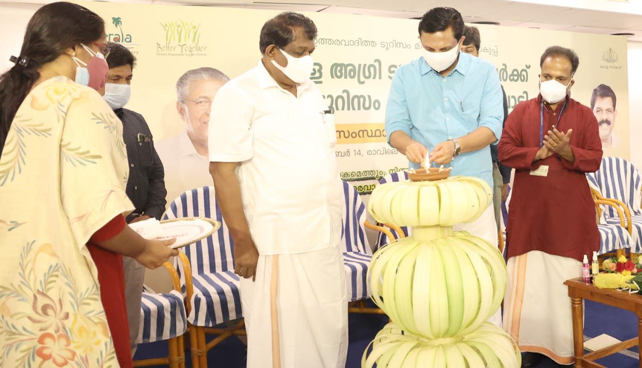 കേരള അഗ്രി ടൂറിസം നെറ്റ് വര്‍ക്ക്-ഫാം ടൂറിസം പദ്ധതിക്ക് തുടക്കമായി,  ഗ്രാമീണ മേഖലയില്‍ അഞ്ച് വര്‍ഷത്തിനുള്ളില്‍ 500 പുതിയ ടൂറിസം കേന്ദ്രങ്ങള്‍ കണ്ടെത്തും: മന്ത്രി