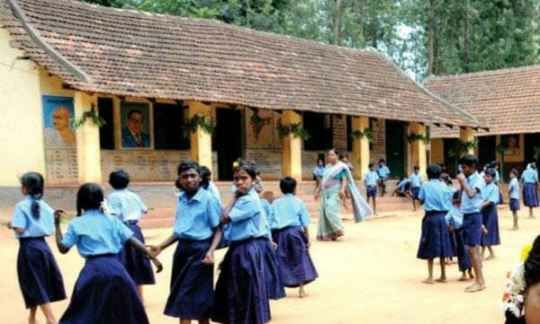 സ്കൂൾ തുറക്കാം :ആദ്യം ലോവര്‍ പ്രൈമറി ക്ലാസുകളും 10, 12 ക്ലാസുകളും