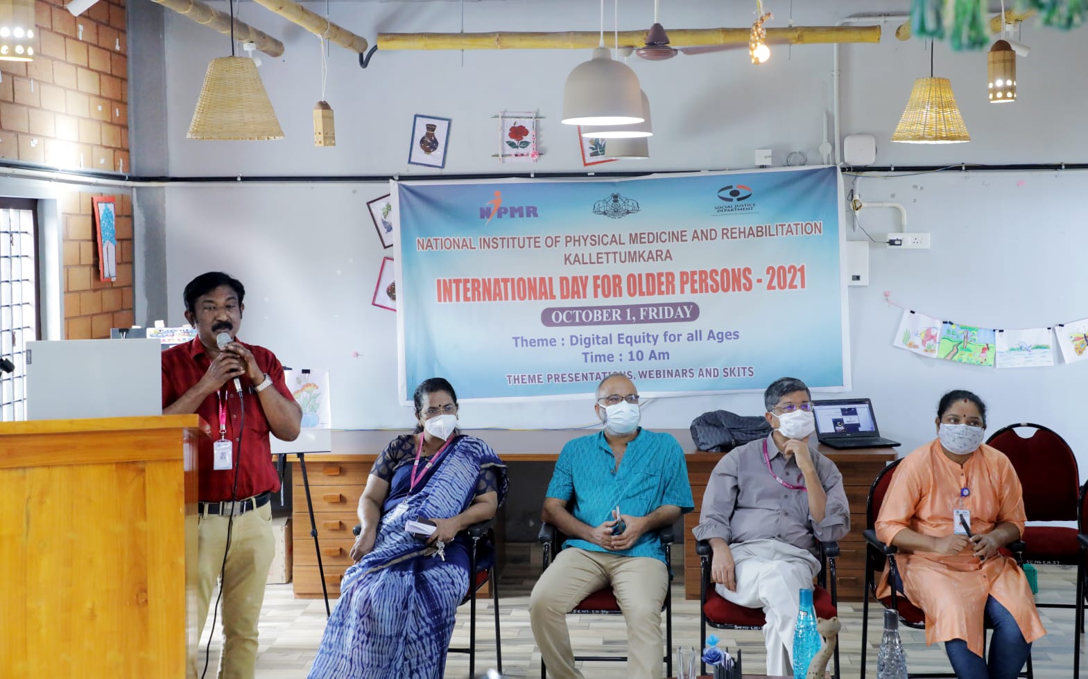 പൊതു ഇടങ്ങളും വീടുകളും വയോജന സൗഹൃദമാക്കണം