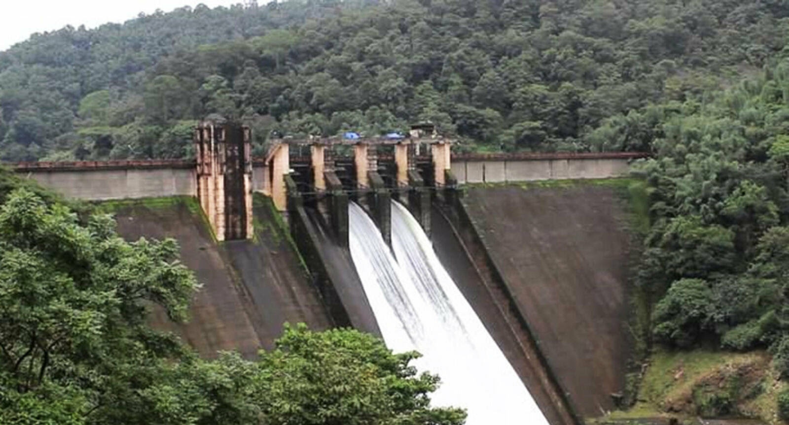 പമ്പ, ഇടമലയാര്‍ ഡാമുകള്‍ തുറന്നു