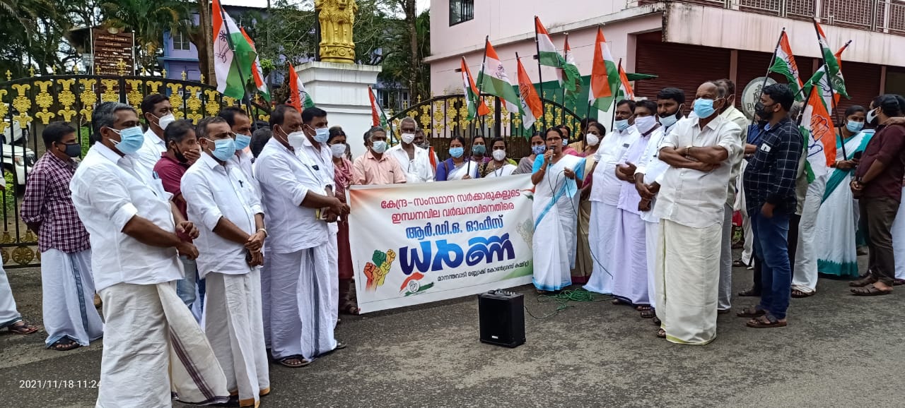 കേന്ദ്ര സംസ്ഥാന സർക്കാരുകൾ ജനങ്ങളുടെ മേൽ അടിച്ചേൽപ്പിക്കുന്ന തീവെട്ടി കൊള്ള അവസാനിപ്പിക്കണം – പി.കെ.ജയലക്ഷ്മി