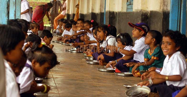 ഉച്ചഭക്ഷണ വിതരണം: സ്കൂളുകൾ കടക്കെണിയിൽ