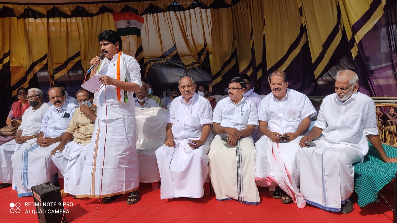 കടുവാ ഭീതിയകറ്റണം: യു ഡി എഫ് സത്യാഗ്രഹം തുടങ്ങി