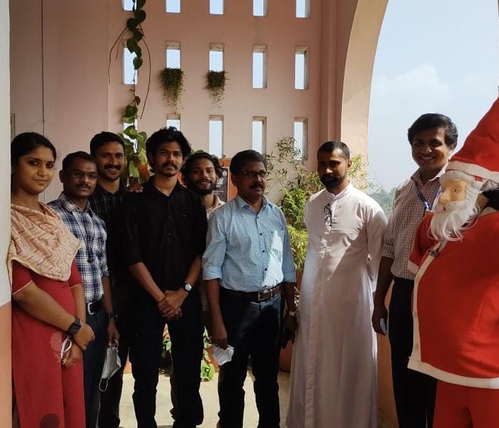 ടോക്കിംഗ്സാന്റയെ നിര്‍മ്മിച്ച് പഴശ്ശിരാജാ കോളേജിലെ മാസ് കമ്മ്യൂണിക്കേഷൻ വിദ്യാർത്ഥികൾ