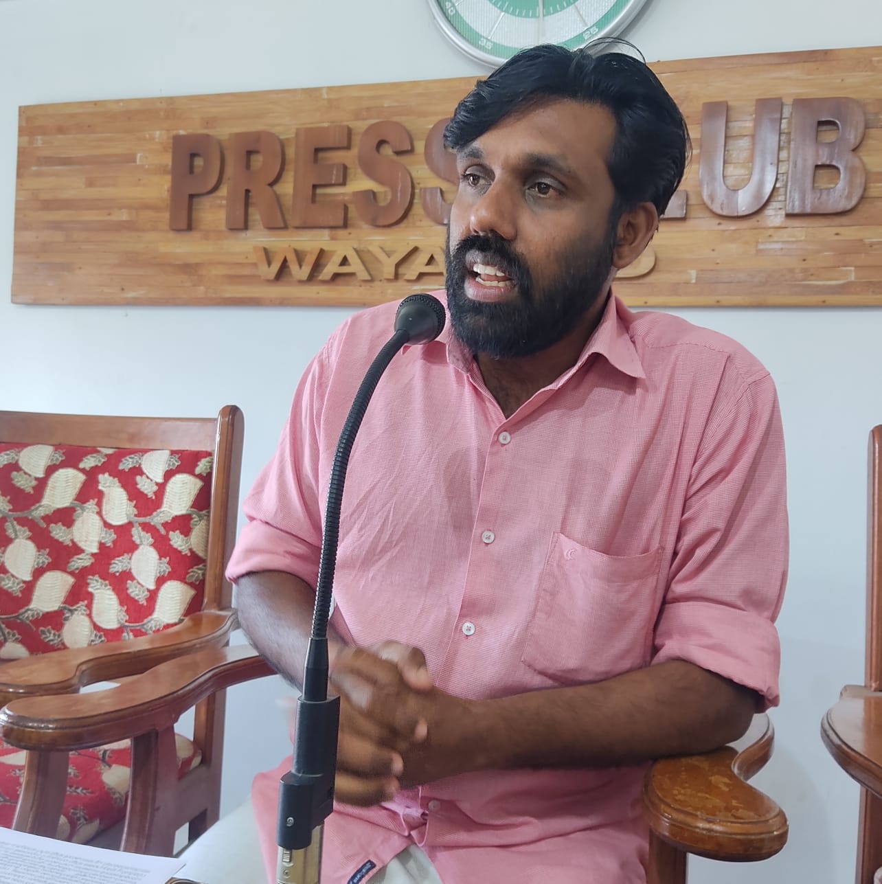 യഹ്യാഖാൻ തലക്കലിനെ ഭാരവാഹിത്വത്തിൽ നിന്ന് പുറത്താക്കണമെന്ന് പി.പി. ഷൈജൽ 