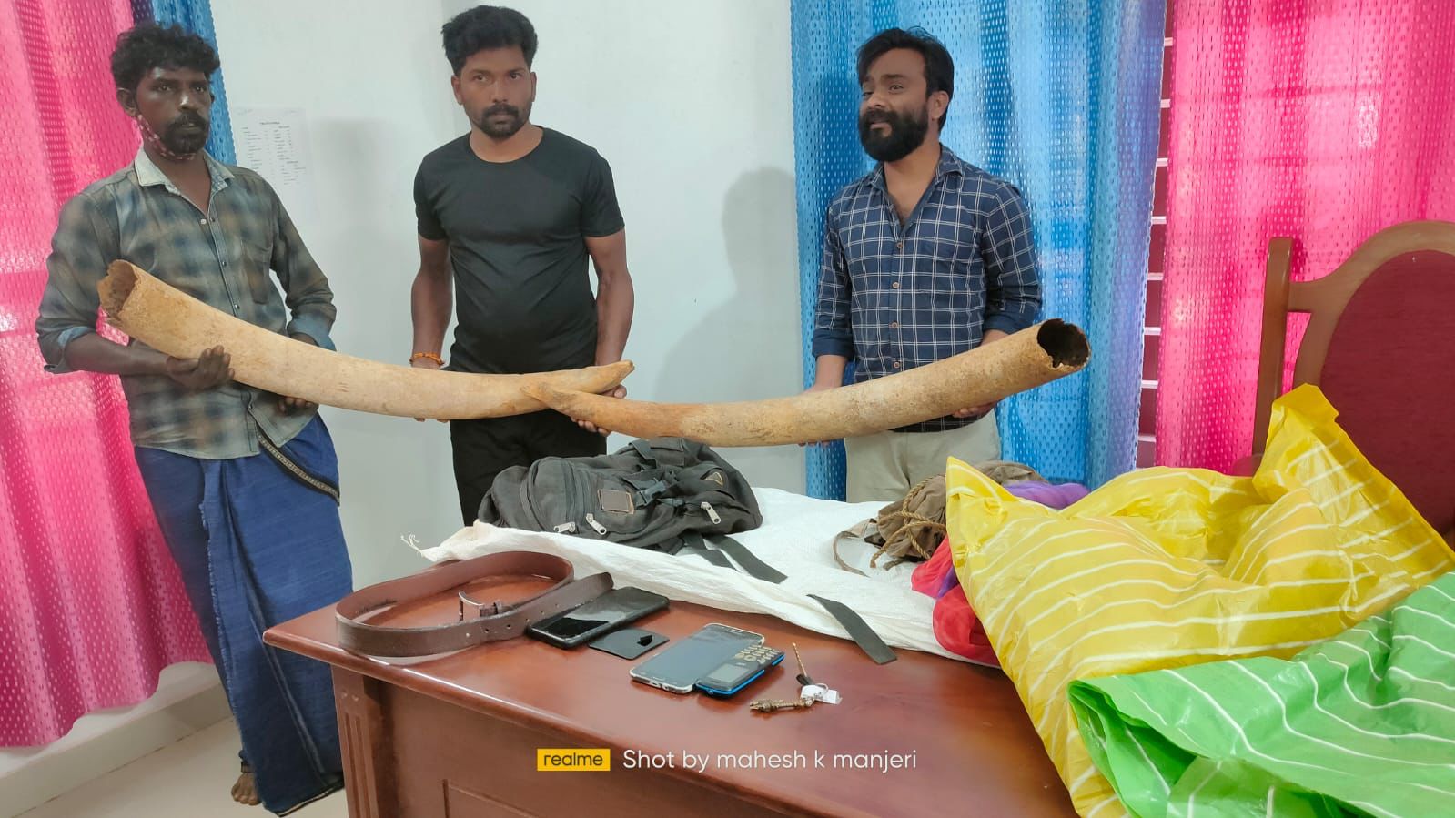 വയനാട്ടിൽ 26 കിലോ ആനക്കൊമ്പുമായി മൂന്ന് പേർ അറസ്റ്റിൽ