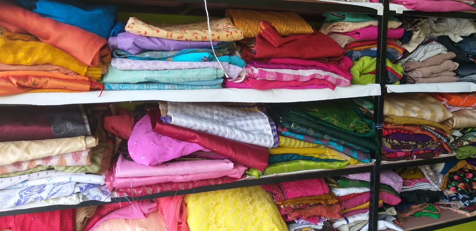 ആശാ കിരണം: വസ്ത്ര ബാങ്ക് പദ്ധതി ശ്രദ്ധേയമാകുന്നു 
