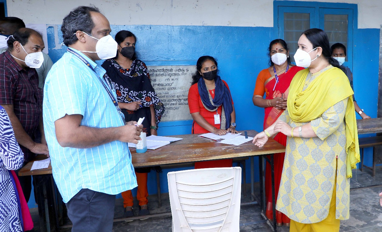 സമ്പൂര്‍ണ്ണ വാക്‌സിനേഷന്‍ ; മെഗാവാക്‌സിനേഷന്‍ ക്യാമ്പ് തുടങ്ങി