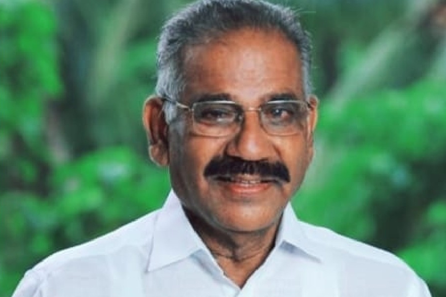 വനം വകുപ്പ് മന്ത്രി എ കെ ശശീന്ദ്രന് കോവിഡ് സ്ഥിരീകരിച്ചു