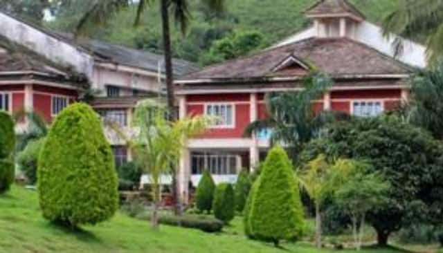 കോവിഡ് ക്ലസ്റ്റർ: പൂക്കോട് വെറ്ററിനറി കോളേജ് അടച്ചു