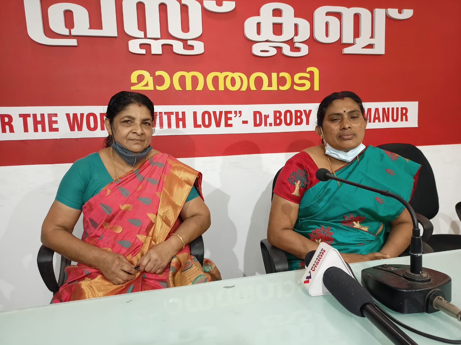 വെള്ളമുണ്ടയിൽ ജനകീയ ഹോട്ടൽ മാറ്റി നൽകിയതിനെതിരെ പരാതി