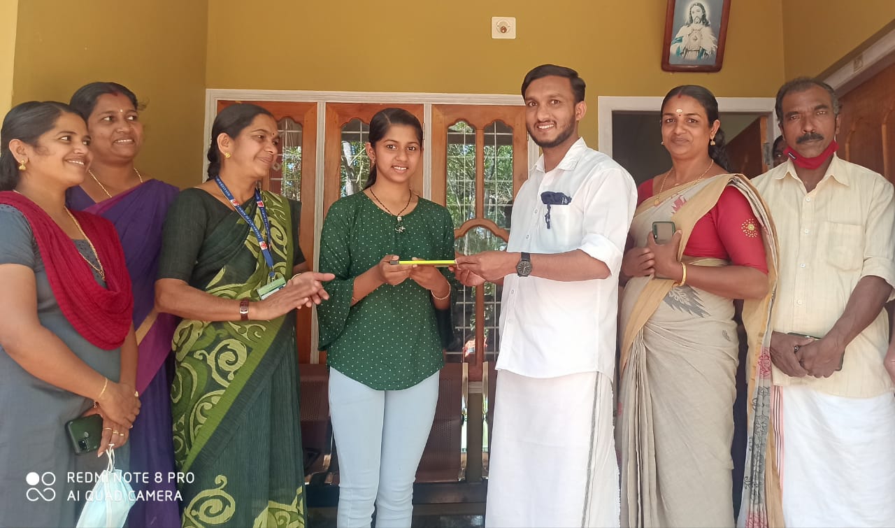 ഇന്ത്യ ബുക്ക് ഓഫ് റെക്കോർഡ് നേടിയ ജോസ്‌നയെ അനുമോദിച്ചു 