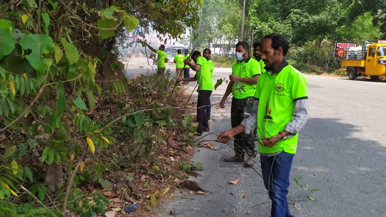 താമരശ്ശേരി ചുരത്തിൽ ശുചീകരണം നടത്തി ചുരം സംരക്ഷണ സമിതി