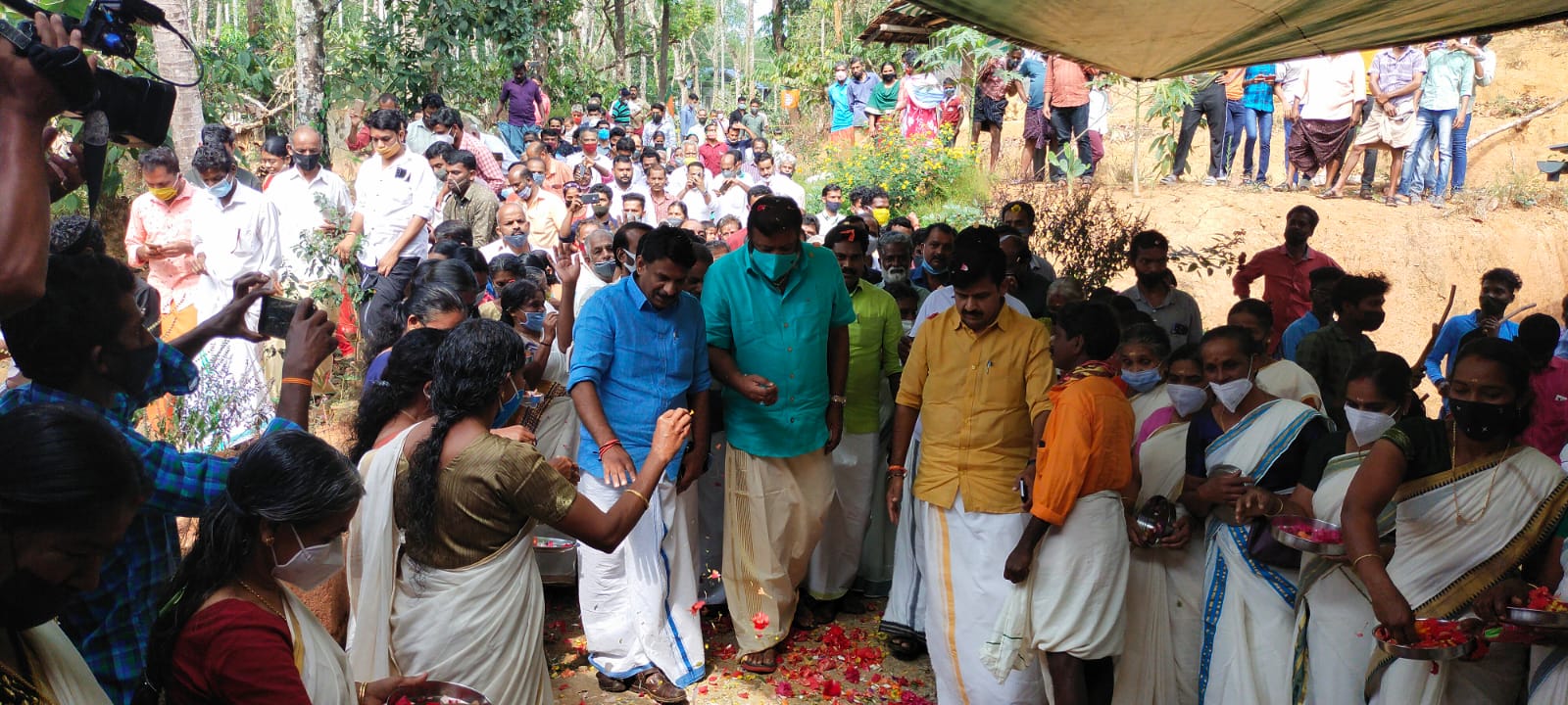 ജനങ്ങളെ തുരന്ന് നേടിയ സ്വത്തുക്കൾ തിരിച്ചു പിടിക്കും – സുരേഷ് ഗോപി എം പി