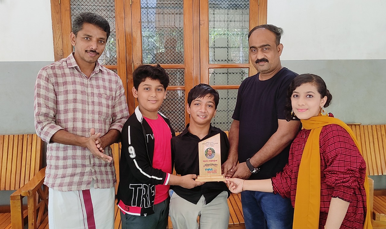 പെരിയാർ നീന്തിക്കടന്ന ആസിം വെളിമണ്ണയെ ആദരിച്ചു