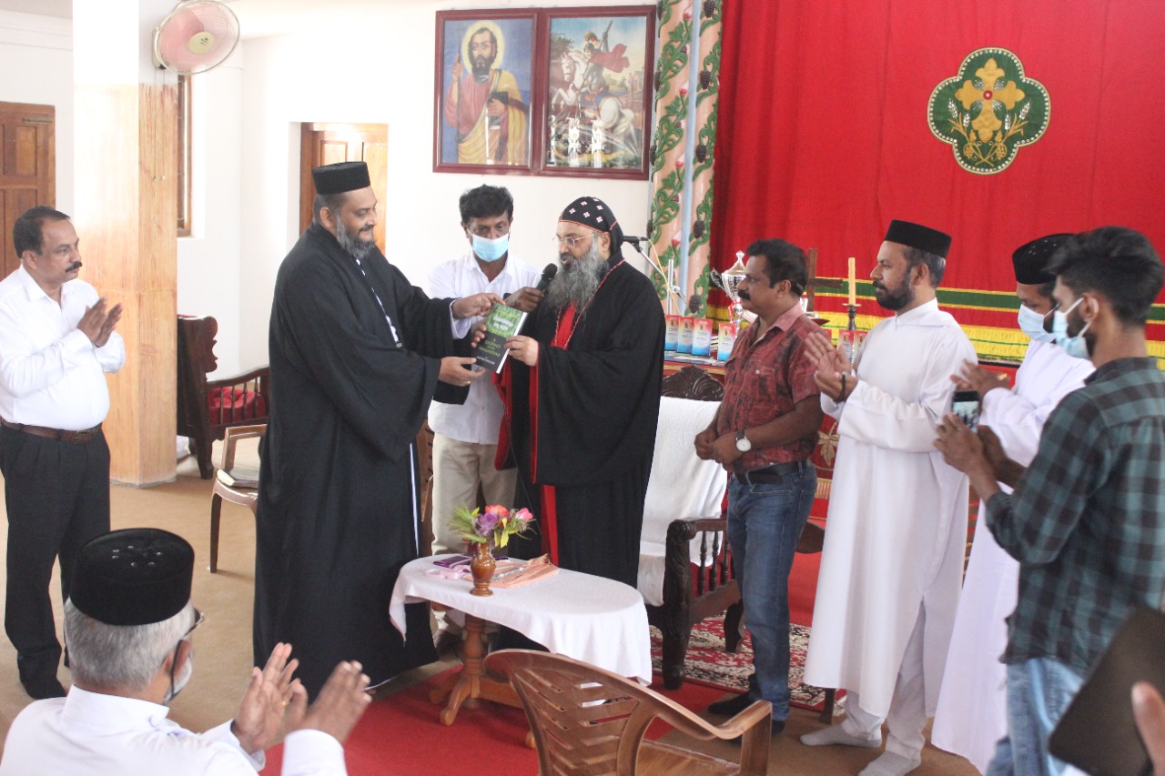 ‘നിമോസിനൊപ്പം ഒരു യാത്ര’ നീതു പൗലോസിൻ്റെ പുസ്തകം പ്രകാശനം ചെയ്തു