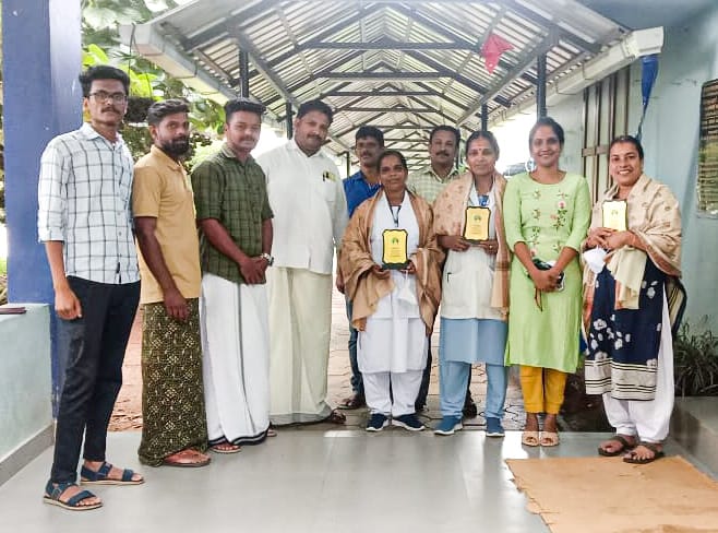 അന്താരാഷ്ട്ര നഴ്സ് ദിനത്തിൽ സ്നേഹാദരങ്ങളോടെ മാലാഖമാർക്കൊപ്പം പടിഞ്ഞാറത്തറയിലെ യൂത്ത് കോൺഗ്രസ്സ്