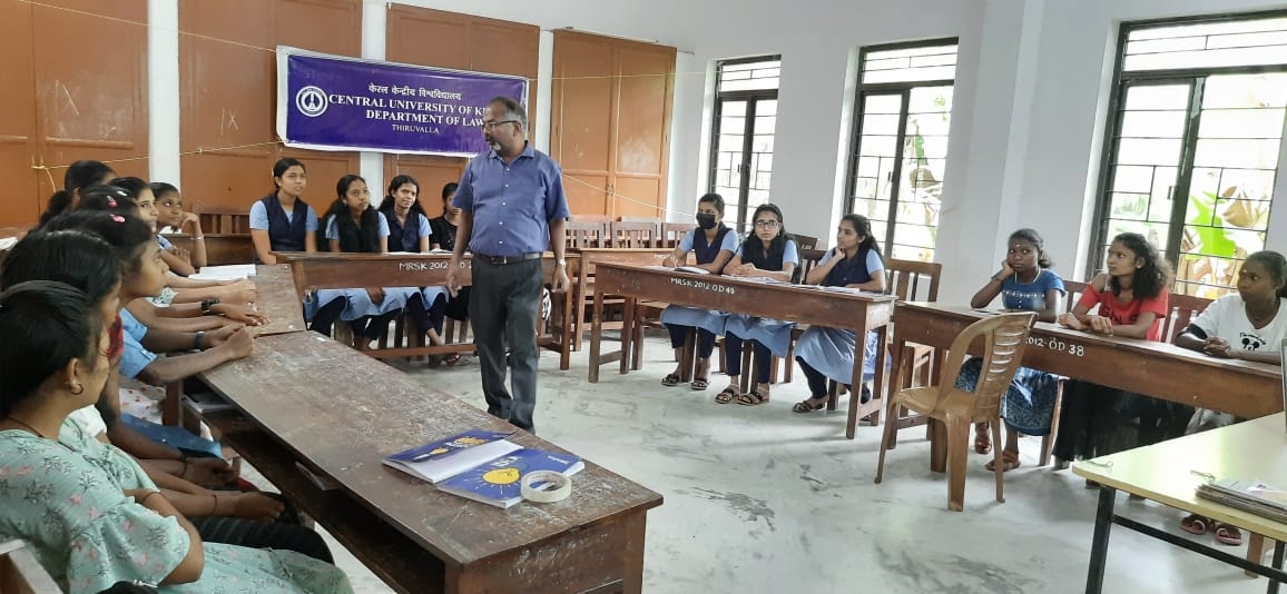 അഭിഭാഷകരാകാം; വിദ്യാര്‍ത്ഥികള്‍ക്ക് പരിശീലനവുമായി കേരള കേന്ദ്ര സര്‍വ്വകലാശാല