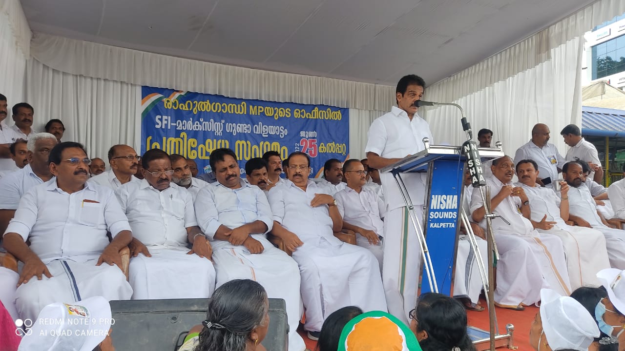 മോദിയെ സുഖിപ്പിക്കുന്നതിന് മുഖ്യമന്ത്രി എസ്.എഫ്.ഐ. ക്ക് ക്വട്ടേഷൻ നൽകി : കെ.സി.വേണുഗോപാൽ