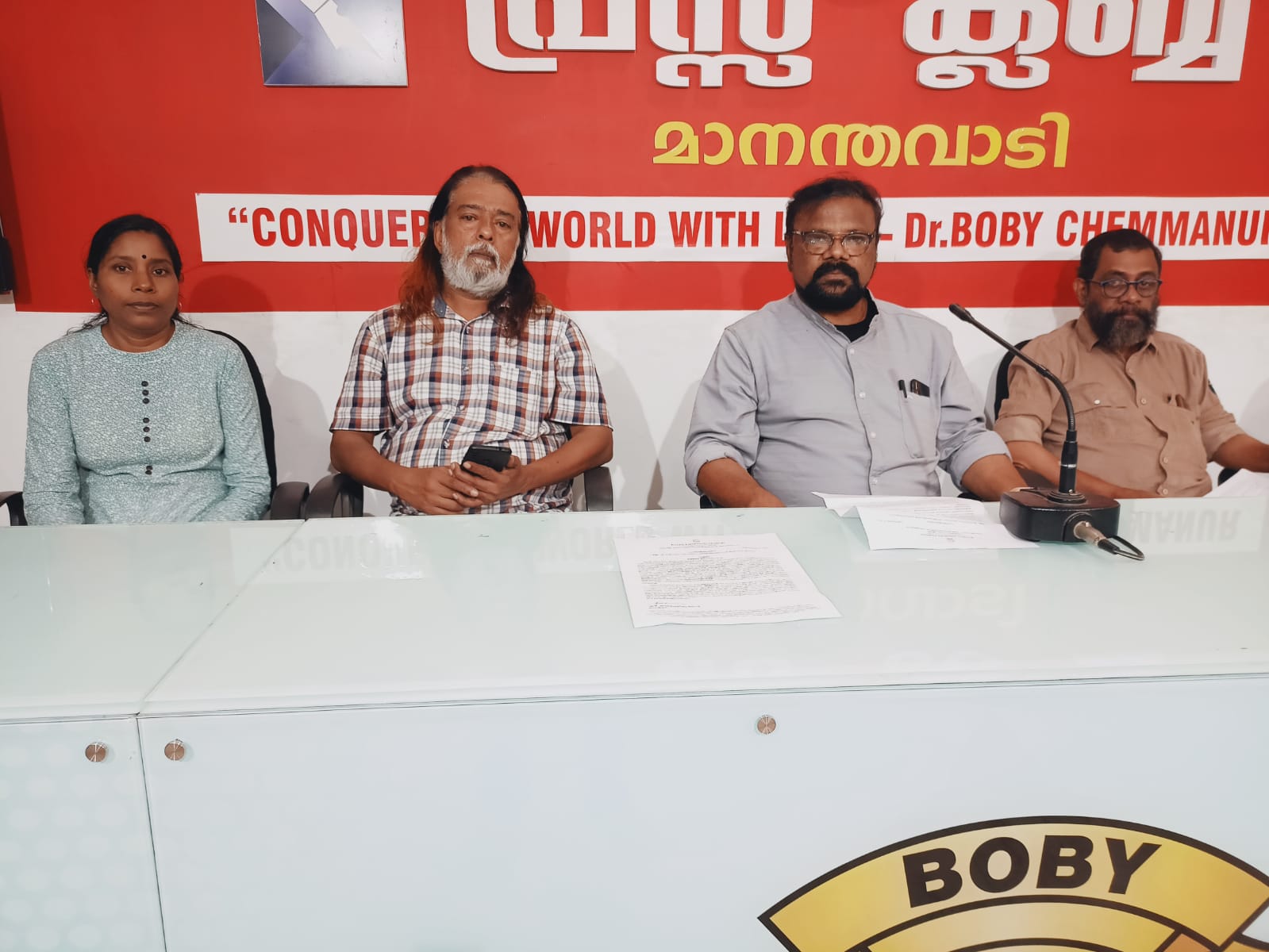 കളിമൺ കലാശില്പശാല 14 മുതൽ 17 വരെ  മാനന്തവാടി ആർട്ട് ഗ്യാലറിയിൽ നടക്കും.