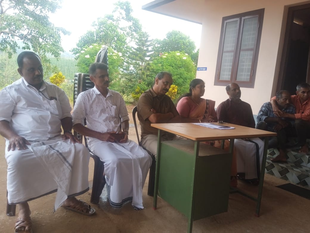 വീട്ടിമരങ്ങൾ മുറിച്ച് മാറ്റുന്നതിന് സർക്കാർ അനുമതി വേണമെന്ന് സർവ്വകക്ഷി യോഗം 