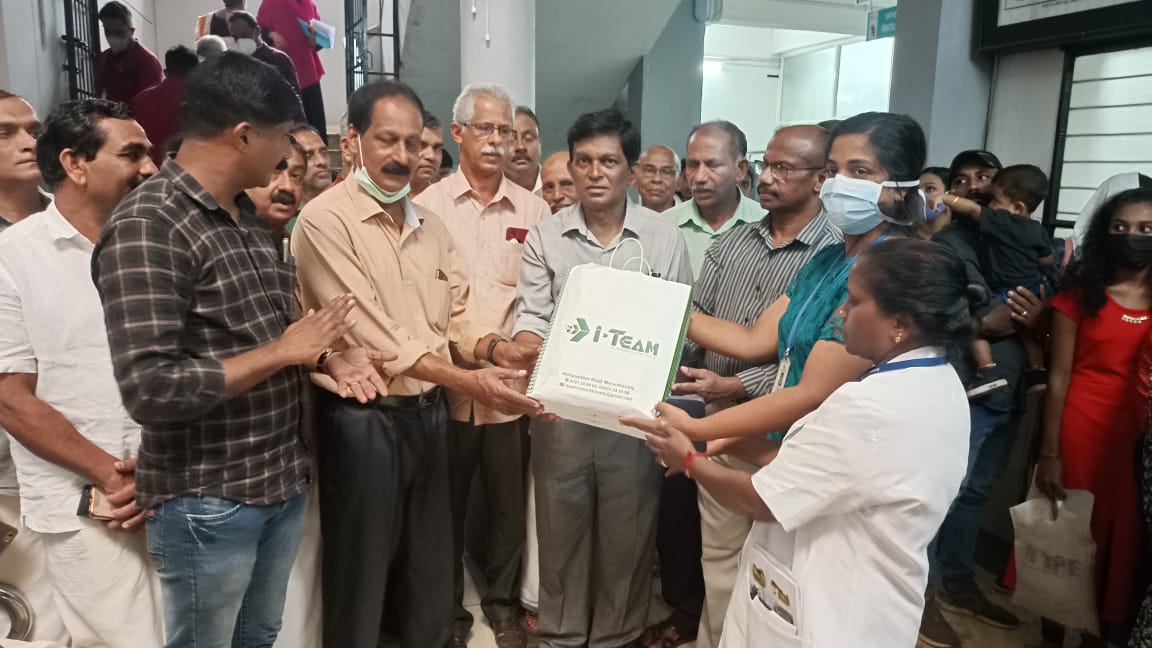 ഇബ്രാഹിം കൈപ്പാണിയുടെ ഓർമ്മയിൽ മെഡിക്കൽ കോളജ് ആശുപത്രിയിലേക്ക് ഉപകരണങ്ങൾ സമ്മാനിച്ചു 