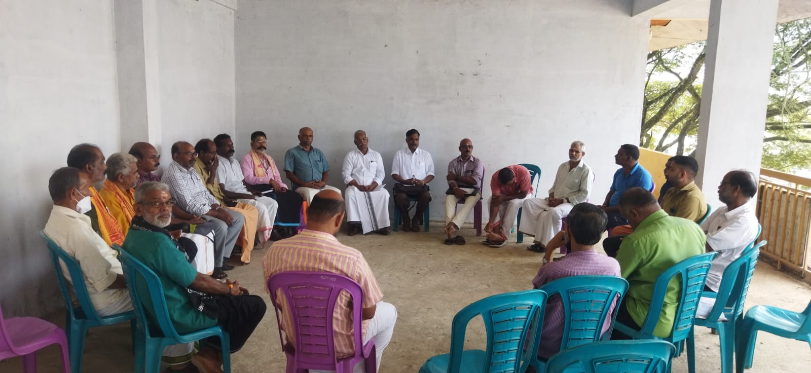 പുൽപ്പള്ളി ക്ഷേത്രഭൂമി കൈമാറ്റത്തിനെതിരെ നാമജപ സമരം