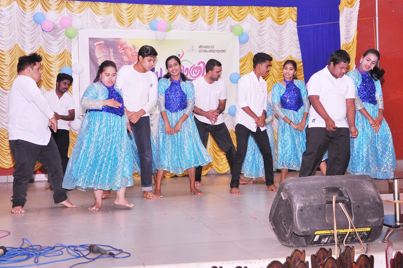 പരിമിതികൾ മാറ്റി വെച്ച് സദസ്സിനെ കയ്യിലെടുത്ത് ഭിന്നശേഷി കലോൽസവം