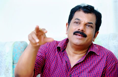 എംഎൽഎ മുകേഷിന്‍റെ രാജിക്ക് സമ്മർദ്ദം ഉയരുന്നതിനിടെ നിര്‍ണായക സിപിഎം സംസ്ഥാന സെക്രട്ടേറിയറ്റ് ഇന്ന് തിരുവനന്തപുരത്ത്