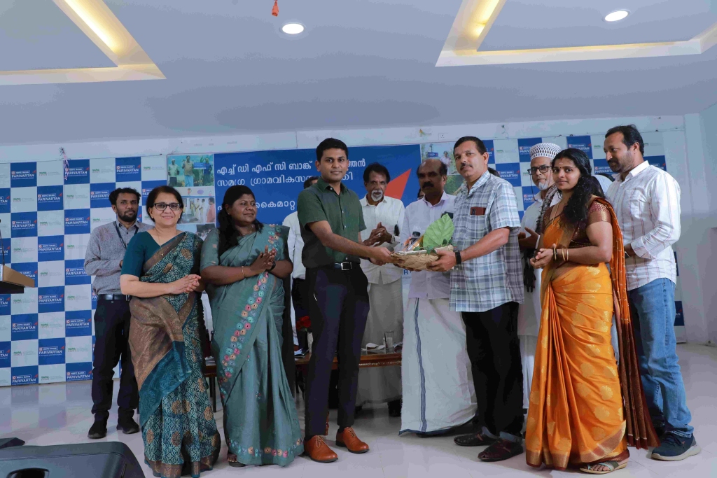 എച്ച് ഡി എഫ് സി ബാങ്ക് സാമൂഹിക പ്രതിബദ്ധത പദ്ധതിയുടെ  കൈമാറ്റ ചടങ്ങ് നടത്തി