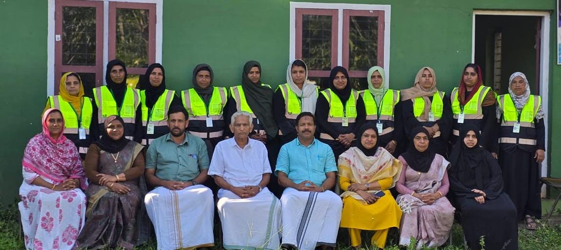 സന്നദ്ധ സേവകരായ വനിതാലീഗ് ടീമിനെ നാടിന് സമർപ്പണവും  വാർഡിൽ ബൈത്തുറഹ്മ പ്രഖ്യാപനവും നടത്തി