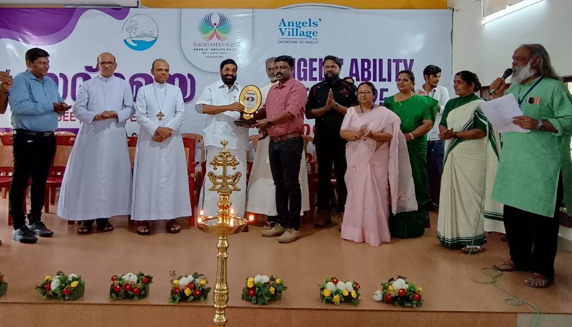 സംസ്ഥാന സ്പെഷ്യൽ സ്കൂൾ അധ്യാപകനു ള്ള പ്രത്യേക : ജൂറി പുരസ്കാരം ടി. യു ഷിബുവിന്