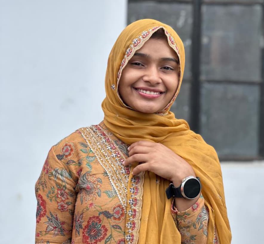 പാൽ വാങ്ങാൻ നിന്ന പെൺകുട്ടിയെ ജീപ്പ് ഇടിച്ച് തെറിപ്പിച്ചു:ആശുപത്രിയിൽ എത്തുംമുമ്പ് മരിച്ചു