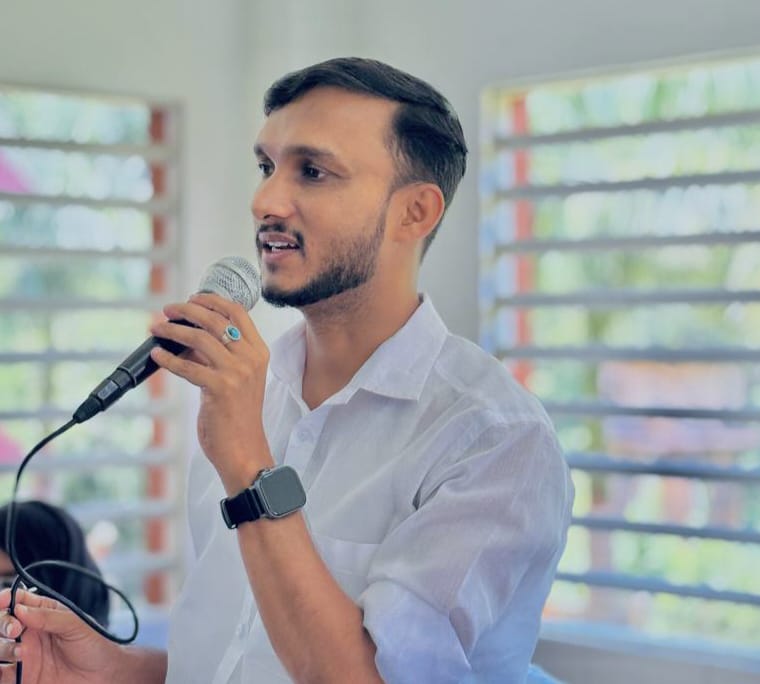 കേരളപഞ്ചായത്ത് സ്മൃതിരേഖ ഗോൾഡൻപുരസ്കാരം ജുനൈദ് കൈപ്പാണിക്ക്