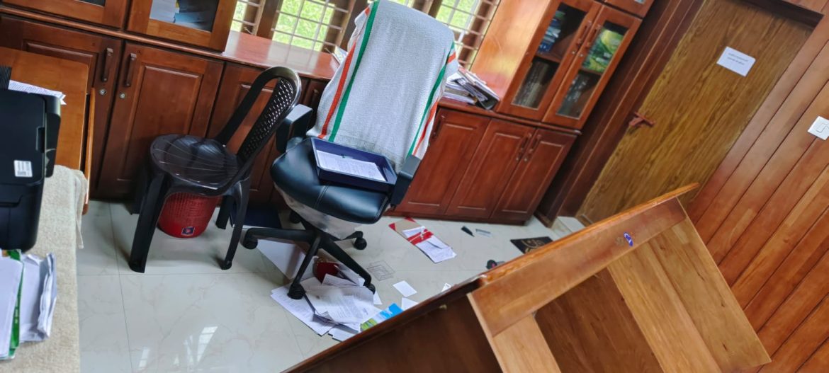 മേപ്പാടി പഞ്ചായത്ത് സെക്രട്ടറിയെ കയ്യേറ്റം ചെയ്ത സംഭവം; കുറ്റക്കാർക്കെതിരെ നടപടി സ്വീകരിക്കണം;എൻ.ജി.ഒ അസോസിയേഷൻ