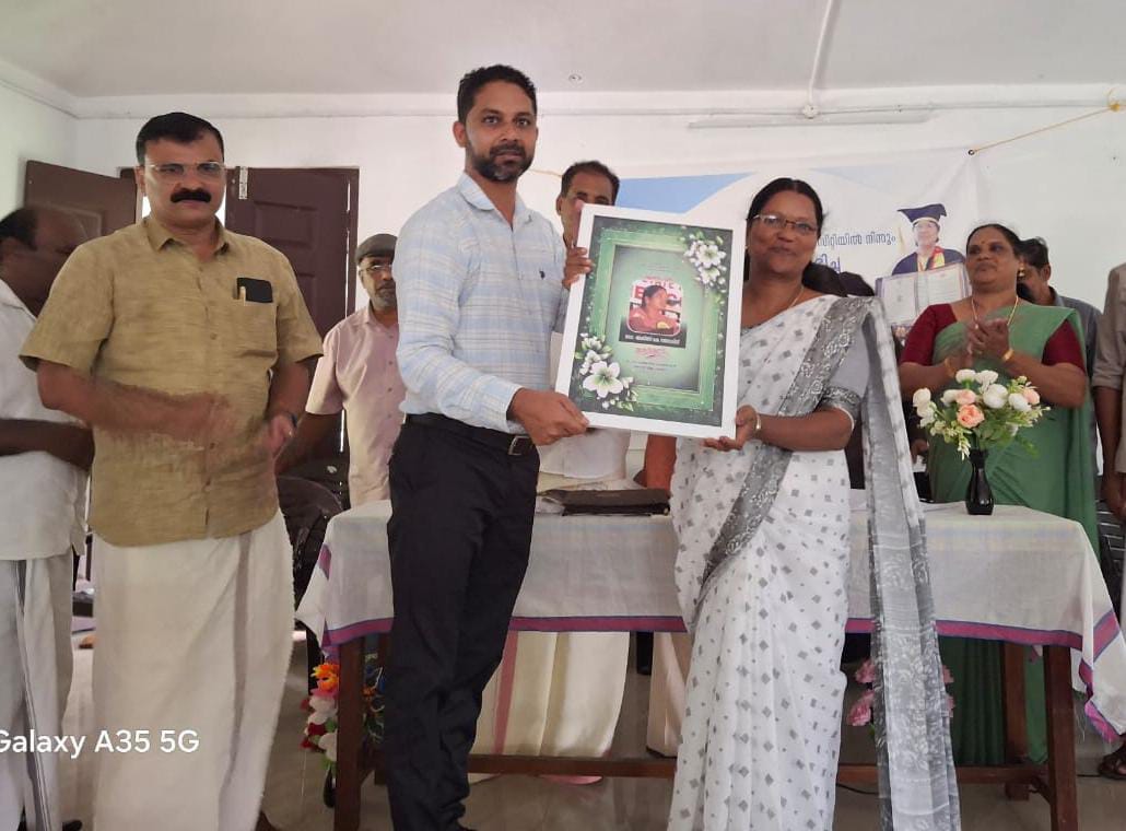 ഡോ:അമ്മിണിക്ക് ജൻമനാടിൻ്റെ ആദരം നൽകി