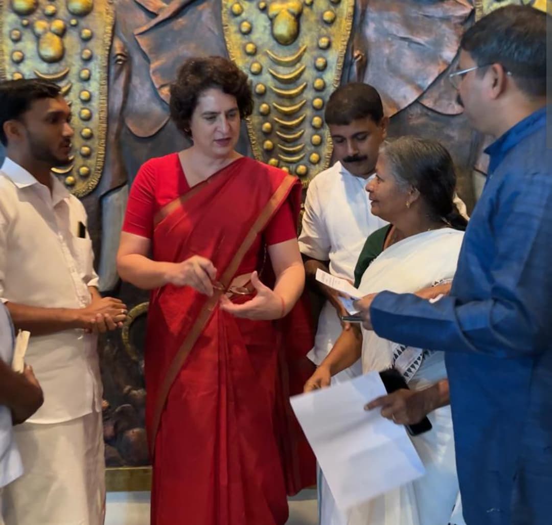 പൂഴിത്തോട്-പടിഞ്ഞാറത്തറ ചുരമില്ലാ പാത:കർമ്മ സമിതി പ്രിയങ്കാ ഗാന്ധിക്ക് നിവേദനം നൽകി