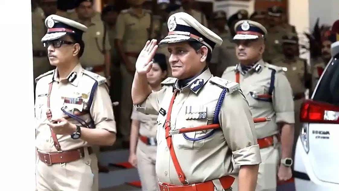 സംസ്ഥാന പൊലീസ് മേധാവിയായി റവാഡ ചന്ദ്രശേഖര്‍ ഐപിഎസ് ചുമതലയേറ്റു, പൊതുജനങ്ങളോട് നീതി പുലർത്തും, ലഹരിക്കെതിരെ ശക്തമായ പോരാട്ടമെന്നും ഡി.ജി.പി