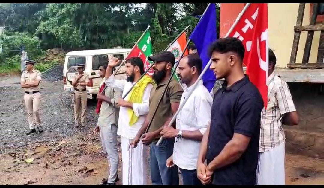 അനിശ്ചിതകാല സമരം അരംഭിച്ച് എൻഎഫ്എസ്എ തൊഴിലാളികൾ;റേഷൻ വിതരണം പ്രതിസന്ധിയിലേക്ക്