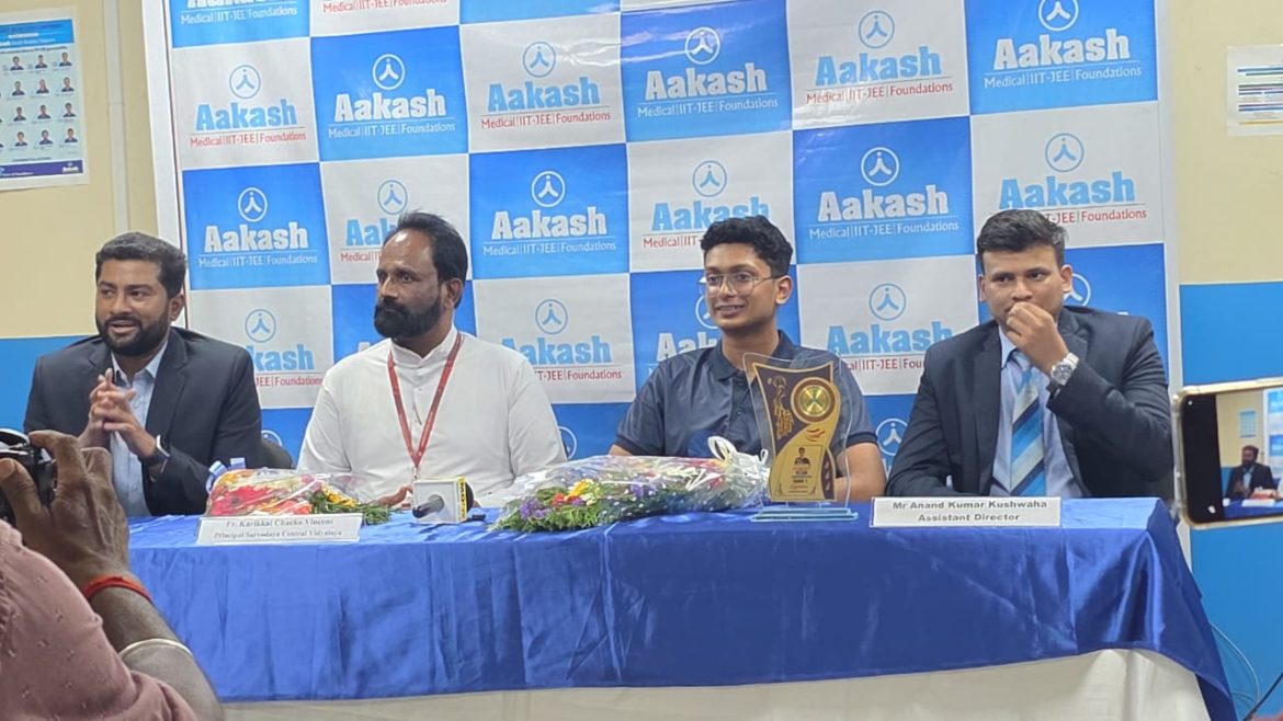 കീം പരീക്ഷ:ജോഷ്വ ജേക്കബിനെ അനുമോദിച്ചു