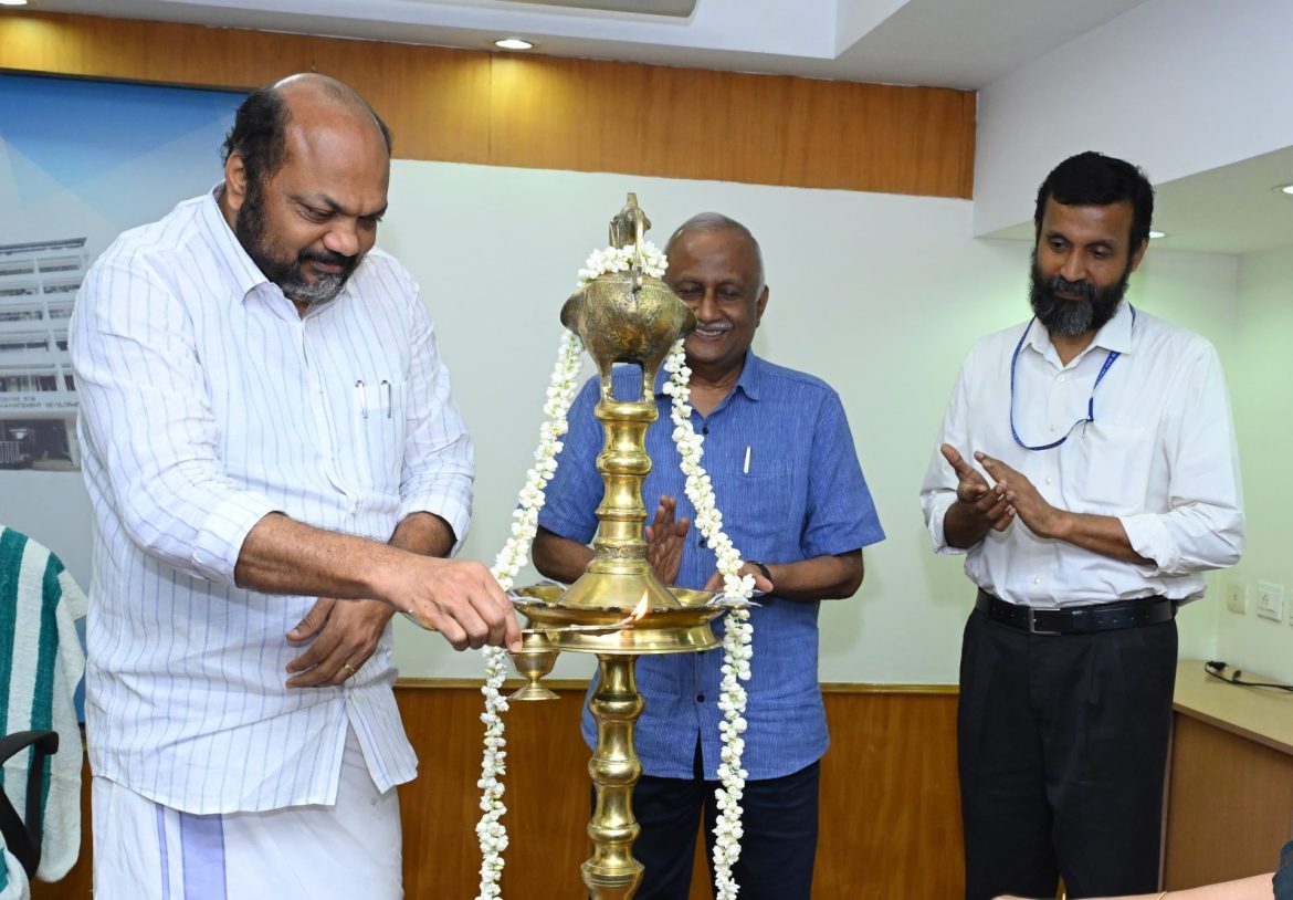 സി.എം.ഡിയുടെ 47-ാം സ്ഥാപകദിനാഘോഷം മന്ത്രി പി. രാജീവ് ഉദ്ഘാടനം ചെയ്തു